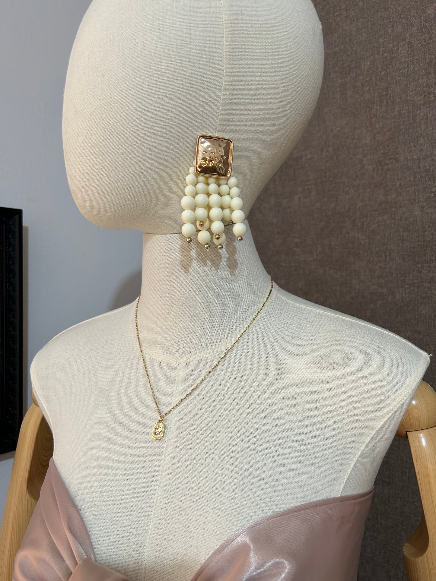 Aretes Bolas Crema